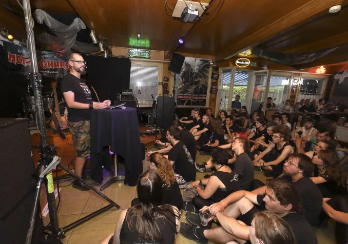 Culte de la Metalchurch à Niederbipp