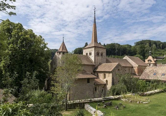 Abbatiale de Romainmôtier (©Trisente, CC BY-SA 4.0 Wikimedia Commons)
