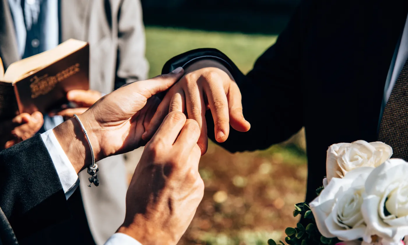 Les Églises réformées ne sont pas toutes au diapason, selon les cantons, quant à la liturgie à adopter pour un mariage pour tous devant Dieu.